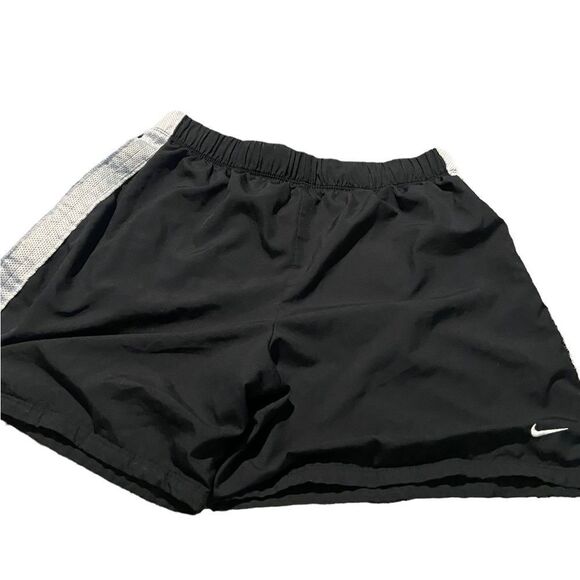 Nike Pants - Nike liked athletic shorts front pockets size medium excellent condition